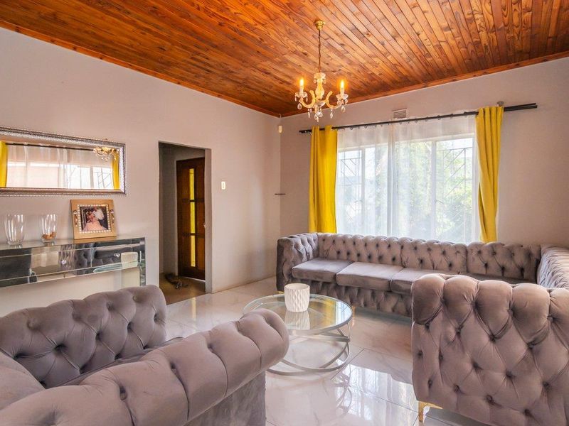 A hidden Gem waiting to shine! is for sale in Florida - Photo 4