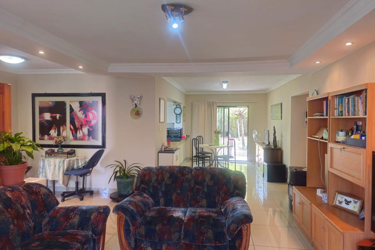 Modern Sandstone Home – Secure, Spacious & Family-Friendly - Photo 5