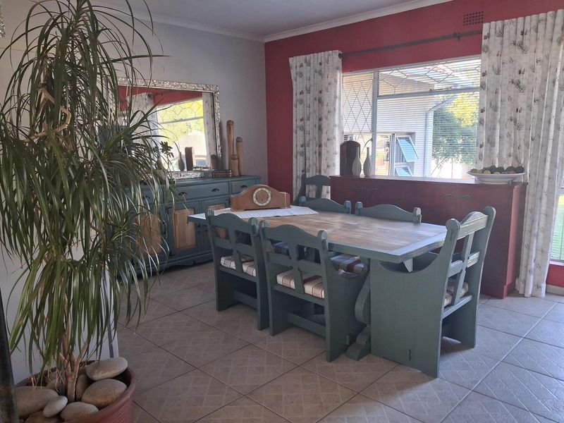 Large Family Home for sale - Photo 4