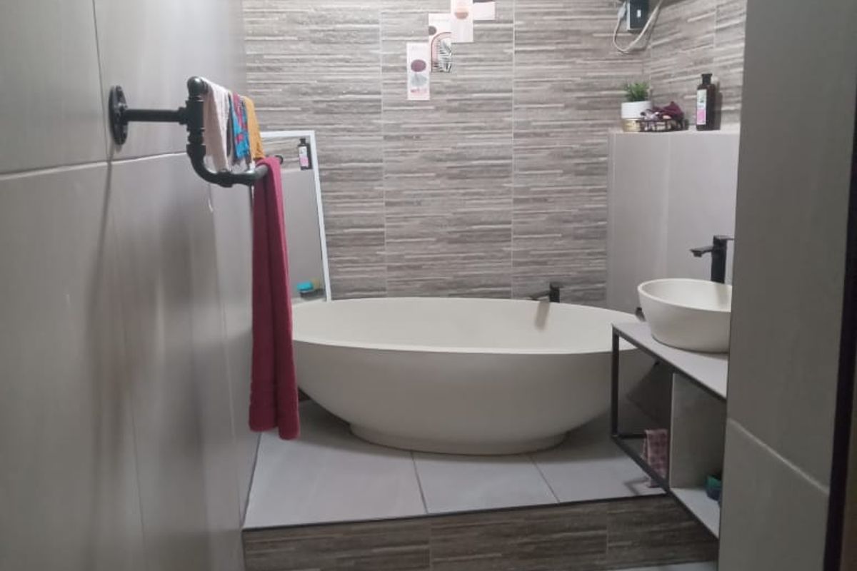 Kempton Park: 3-Bed Home with Solar / Prepaid & Separate Flatlet - Photo 5