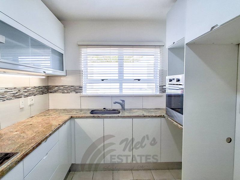 Modern Townhouse For Sale in Vogelstrand, Swakopmund - Photo 10