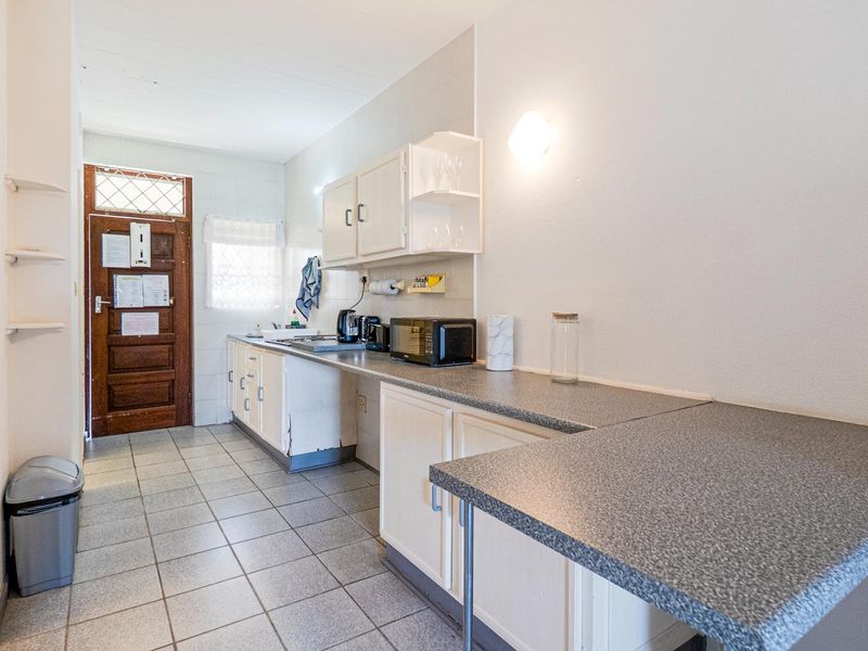 Ground floor and fully furnished - Photo 9