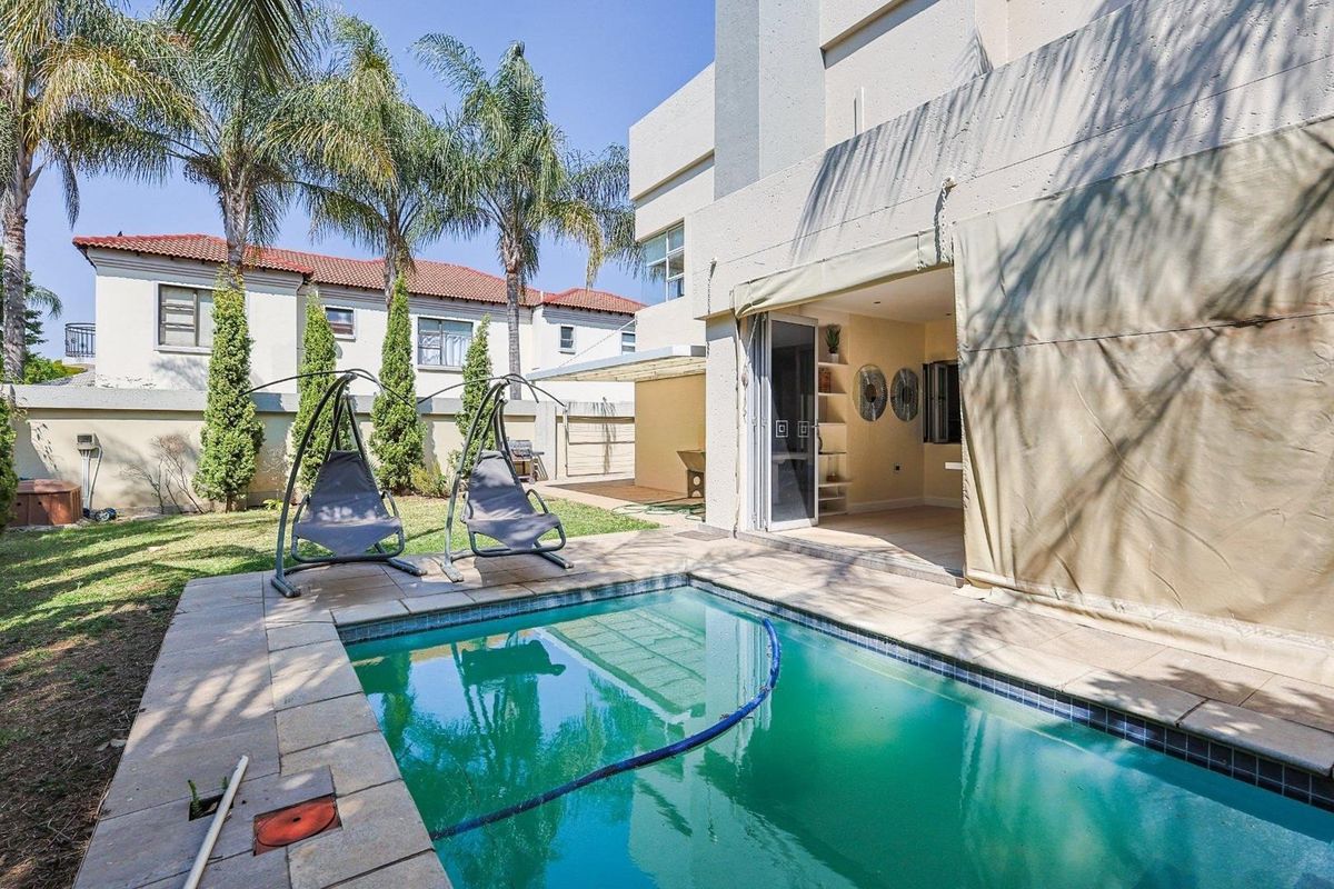 4 Bedroom For Rent - Photo 2