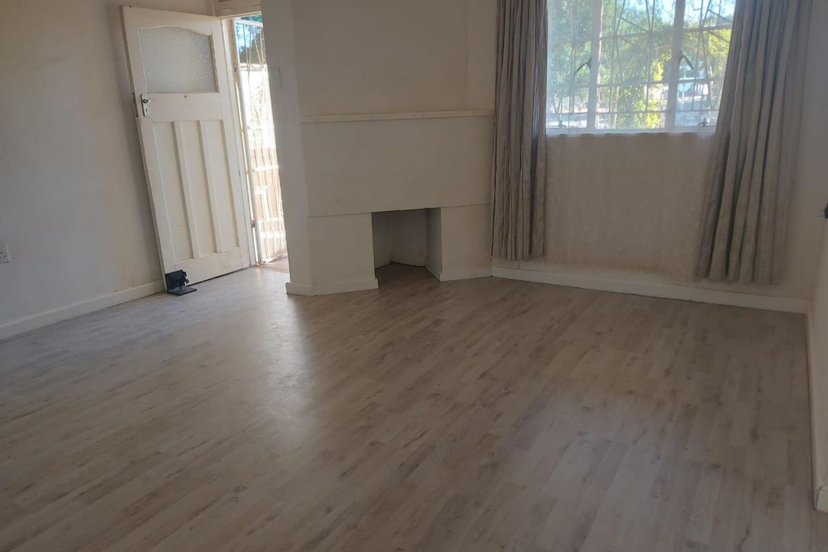 Perfect Blend of Living & Earning - 3 Bedroom House with Self-Contained Flat! - Photo 4