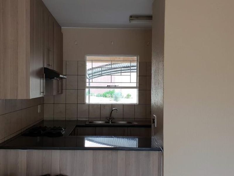 3 Bedroom Townhouse  in Vorna Valley - Photo 3