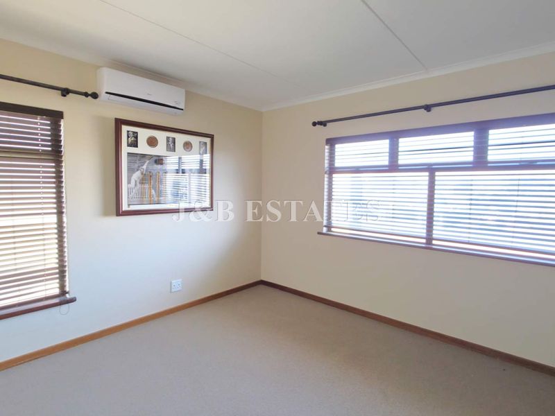 Large Family House For Real Entertainer - Photo 9