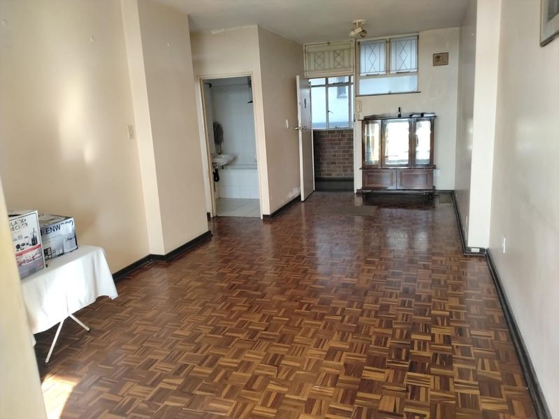 1.5 bedroom with good views. - Photo 10