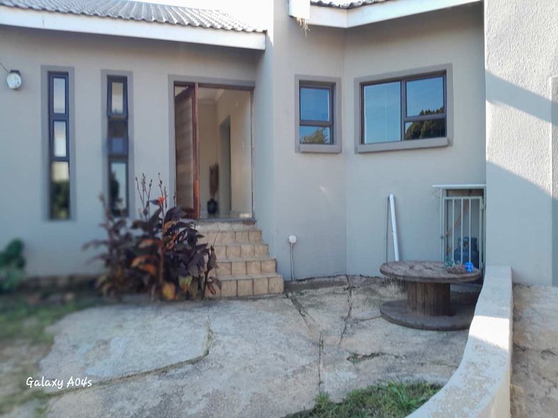 3 Bedroom 2 Bathroom house a Garadge plus Cottage - Photo 9