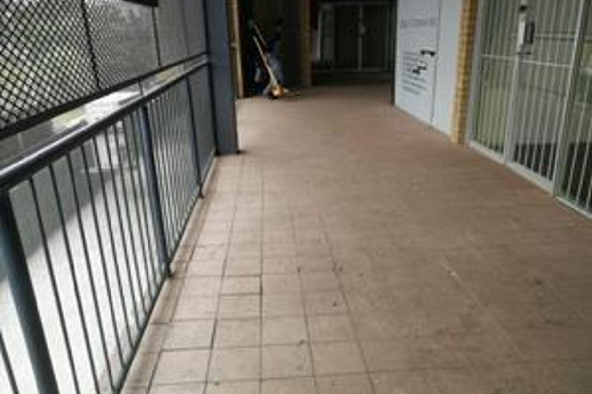 Prime Ground Floor Commercial Space for Lease at Shaikh’s Centre - Photo 5