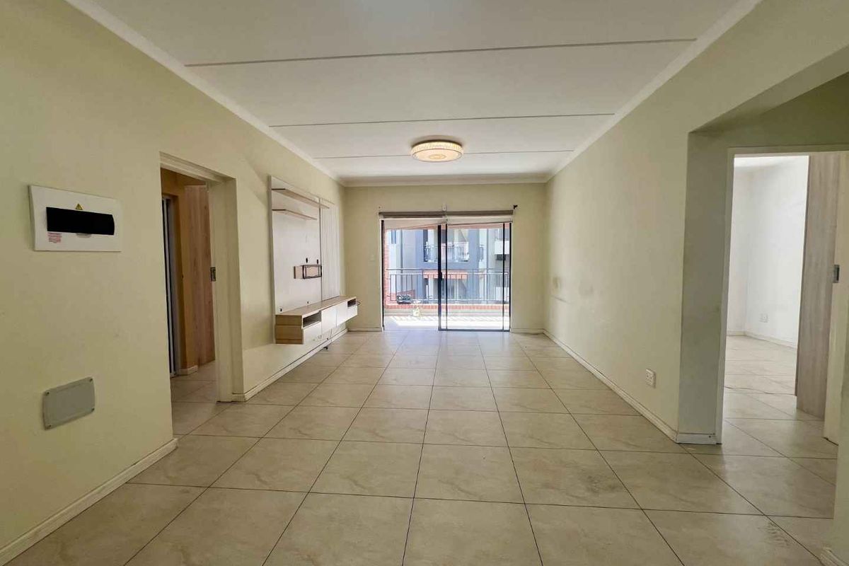 Live Large: 116m2 Apartment with Modern Touches & Family Perks! - Photo 2