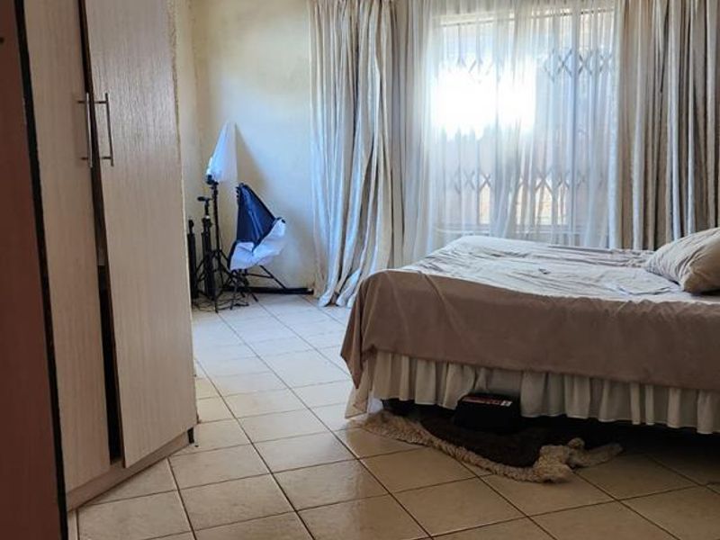 3 Bedroom House For Sale in Rosslyn Gardens - Photo 7