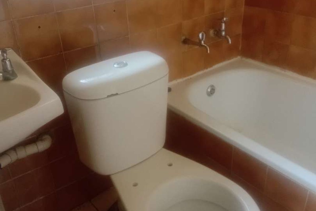 Ground floor two-bedroom flat to let in Benoni Central - Photo 4