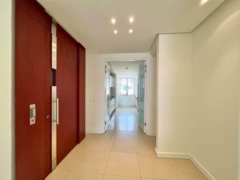 Luxurious 2-Bedroom Apartment with Double Garage at The Emperor, Sandton - Photo 8