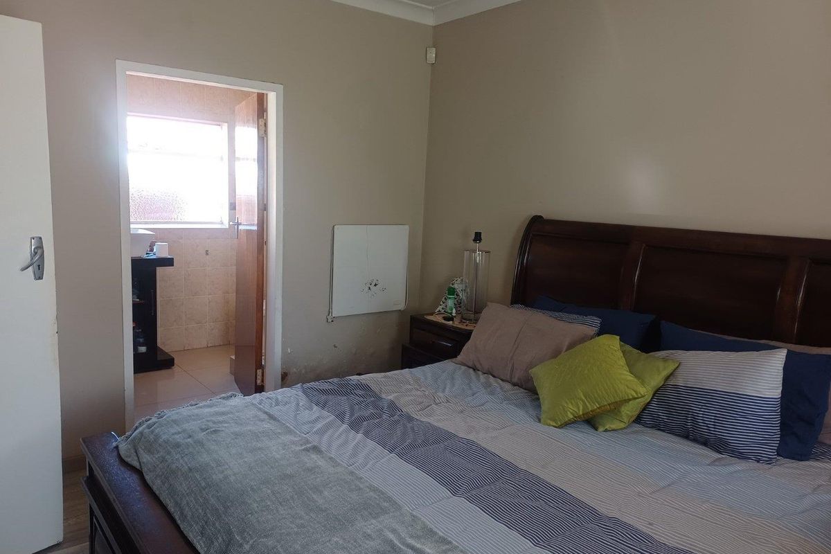 Spacious Family Home with Modern Comforts in Upper Birch Acres - Photo 4