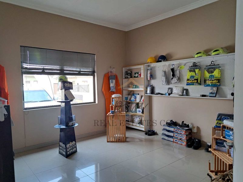 Business Premises with flat for sale in Central Walvis Bay - Photo 3