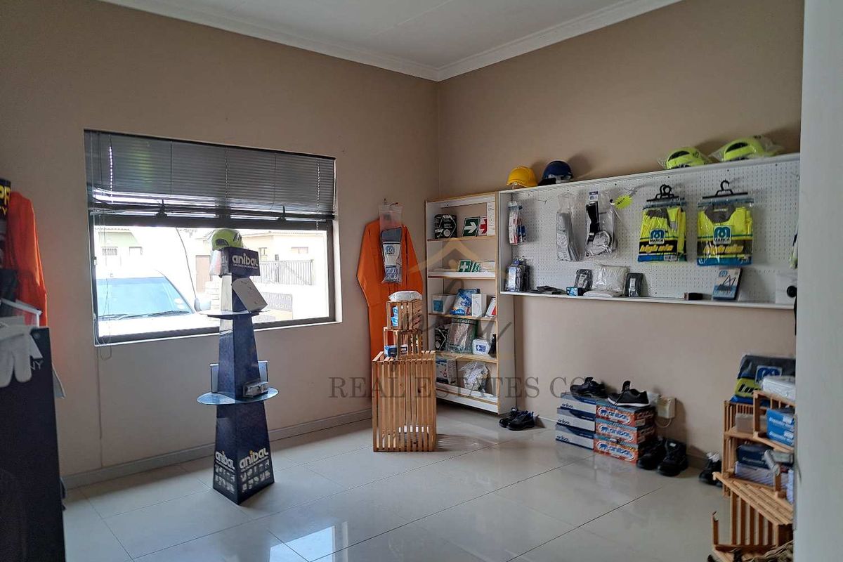 Business Premises with flat for sale in Central Walvis Bay - Photo 3