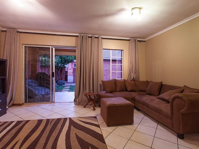 2 Bedroom simplex in Moreleta Park for sale - Photo 6