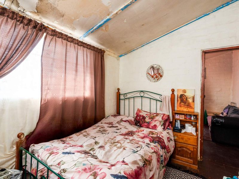 Charming 2-Bedroom Starter Home in Ocean View – Full of Potential! - Photo 9