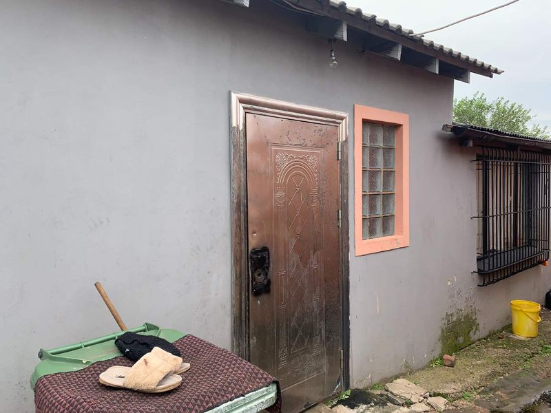 Rental investment property for sale in South Hills Johannesburg - Photo 8