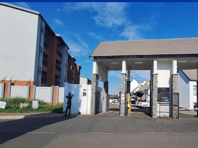 Priced to sell property - Photo 3