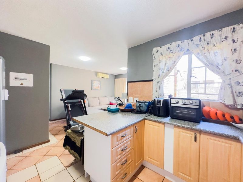 2 Bedroom Townhouse With A Private Garden - Photo 3
