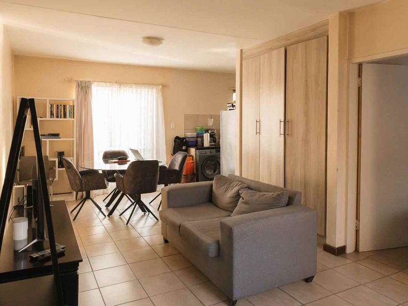 Modern 1-Bedroom Apartment - Photo 4