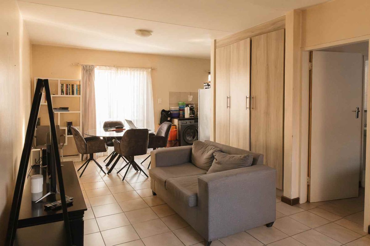 Modern 1-Bedroom Apartment - Photo 4