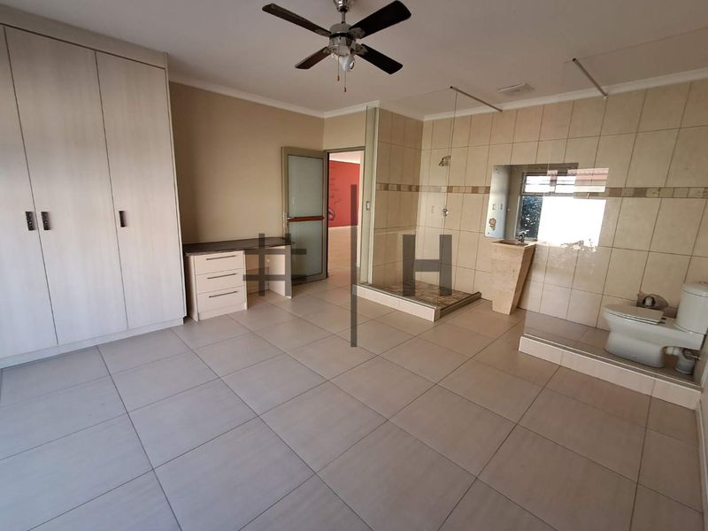 House for RENT - Photo 5