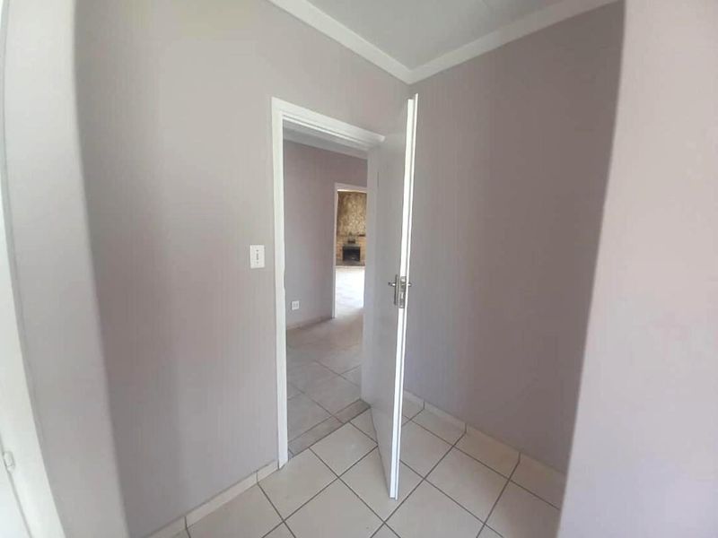 Renovation/Fixer-upper Opportunity  - well located - Prime Vineta - Photo 7