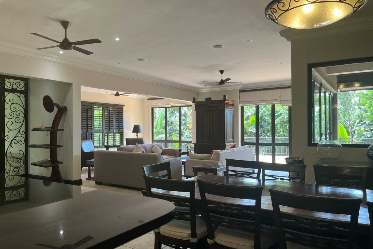 A home offering an exceptional blend of luxury, comfort, & nature, making it the perfect place to call home. - Photo 5