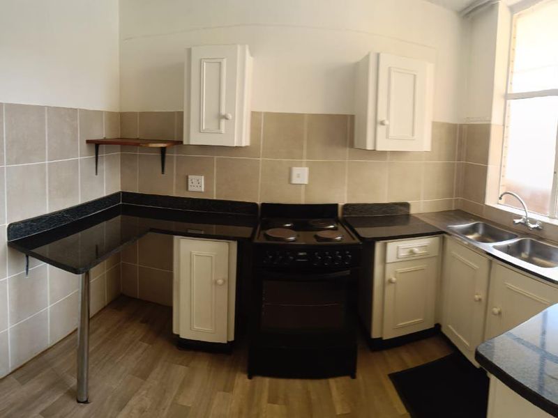 SPACIOUS 3 BEDROOM FLAT TO LET IN SINOVILLE| San Eugenio - Photo 7