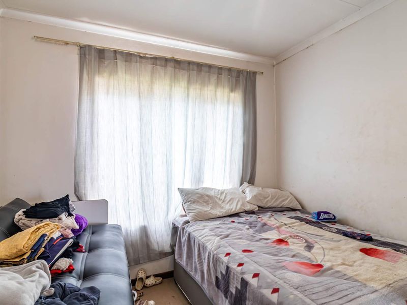 Modern First-Floor Apartment With Stunning Elevated Views — Perfect for Young Professionals in Johannesburg South - Photo 9