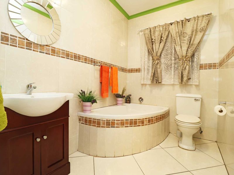 Exceptional Sectional Title Unit with Loft Entertainment, Lapa & Private Layout - Photo 7