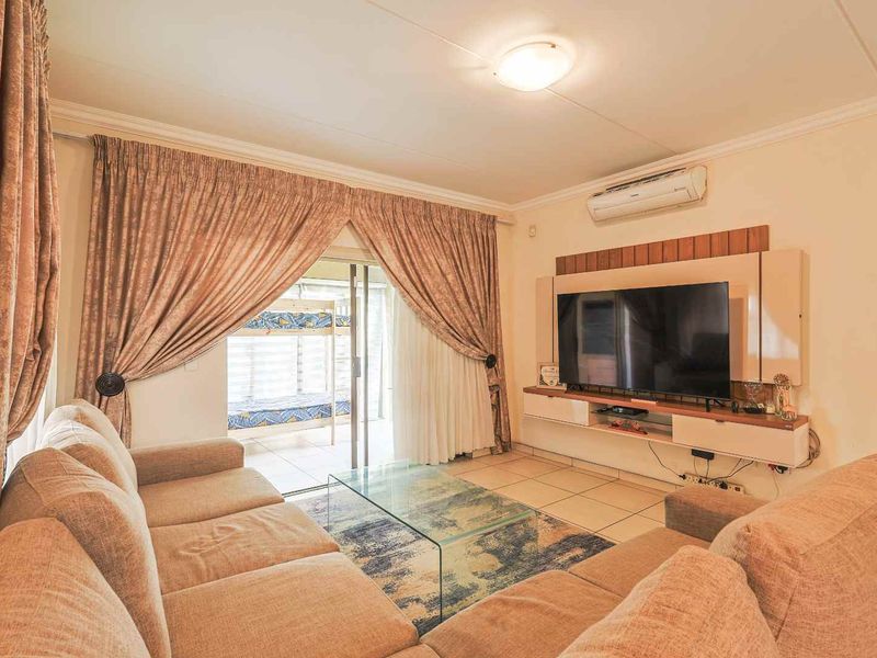 Amazing Three Bedroom Full title House for Sale in Secure Estate in Pretoria East - Photo 7
