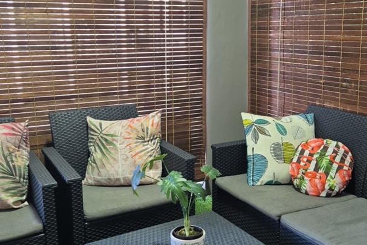 Charming 2-Bedrooms & Steps from Pereybere Beach - Photo 2