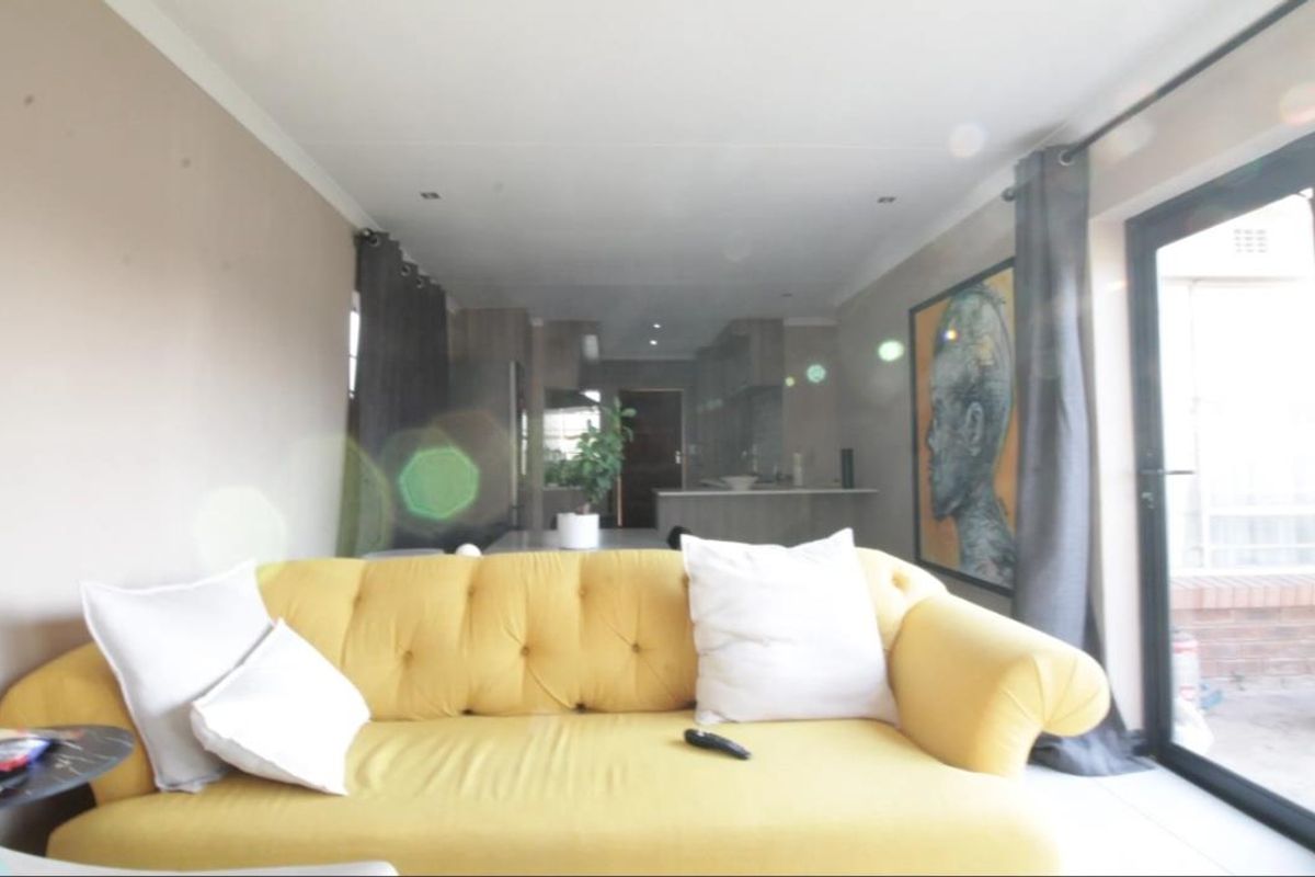 3 Bedroom house for sale in Clayville, Midrand Village Estate - Photo 3