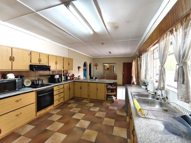 Your Dream Home for a Family - Make an OFFER! - Photo 2