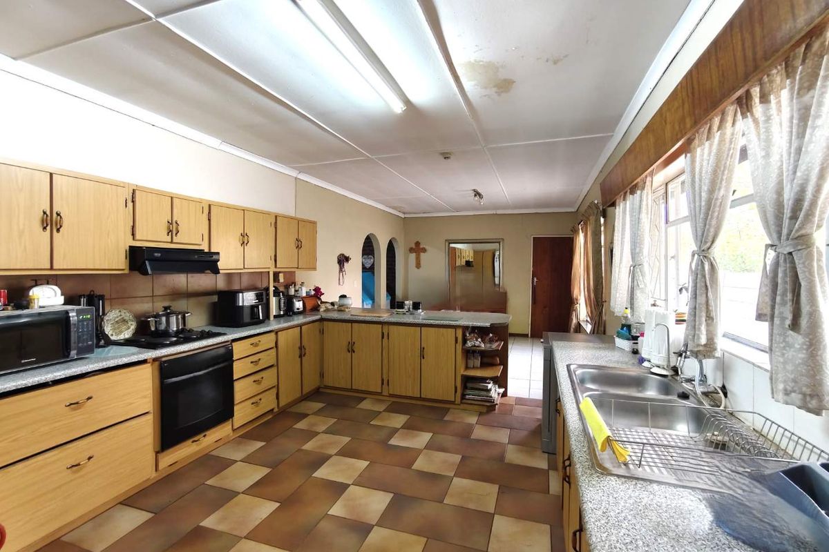 Your Dream Home for a Family - Make an OFFER! - Photo 2