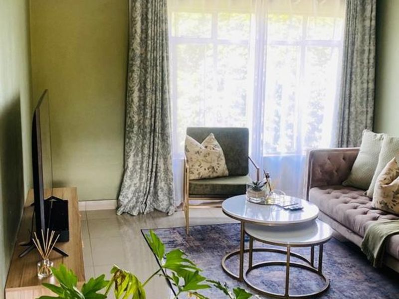 1-Bedroom Apartment in Secure Complex - Photo 2