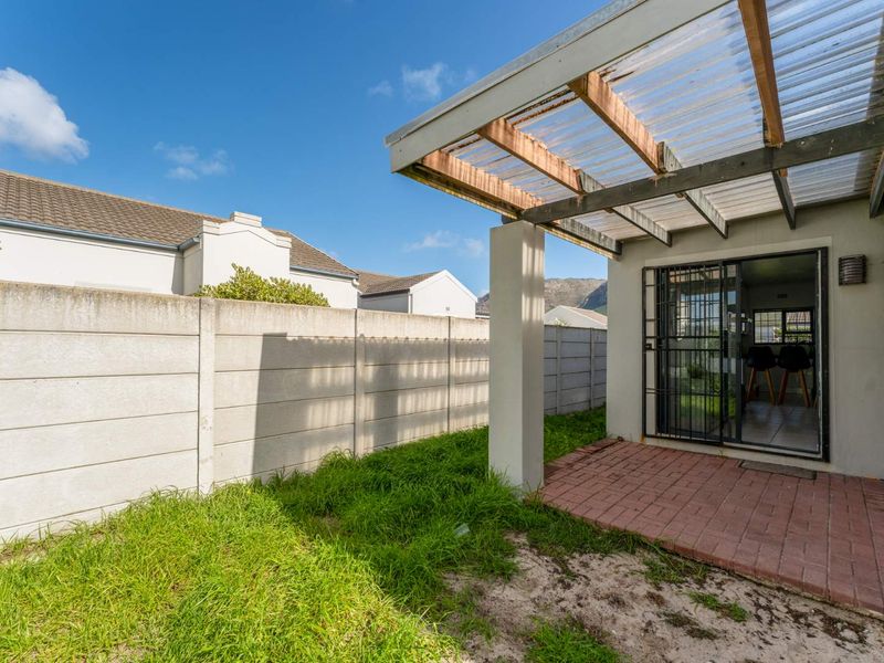 Light-Filled Living in a Secure Muizenberg Estate - Photo 7
