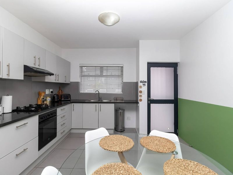 Modern Ground-Floor Apartment in Ruby Estate - Photo 10
