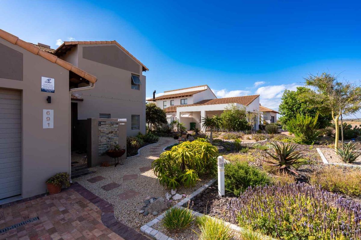 Exceptional Dual-Living Home on the 2nd Fairway - Photo 2