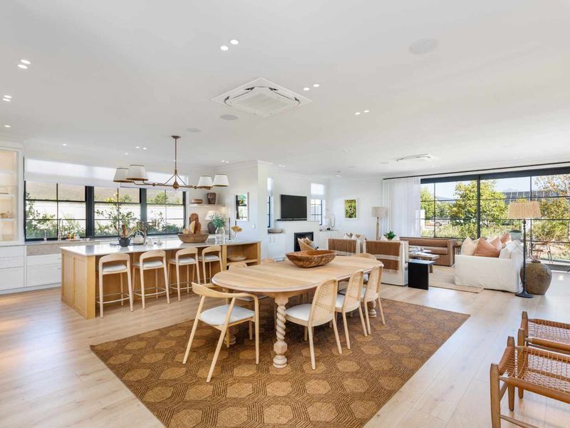 Distinguished Eight-Bedroom Villa-Inspired Home with Meticulous Details on Val de Vie Estate - Photo 4