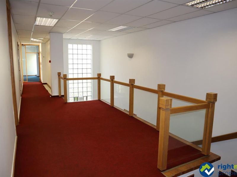 When business meets the perfect location. Seldom in the market. Excellent location and visibility. - Photo 10