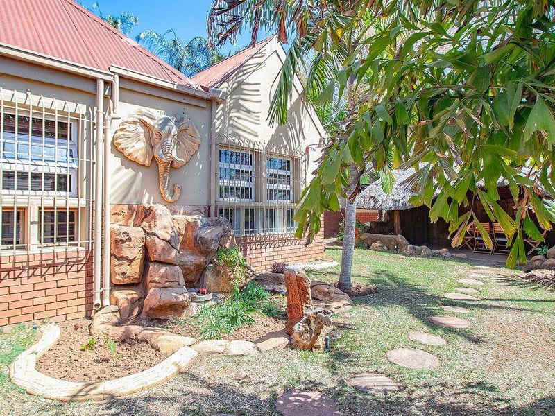 A 4 bedroom modern Farmhouse is now for sale in Ninapark - Photo 7