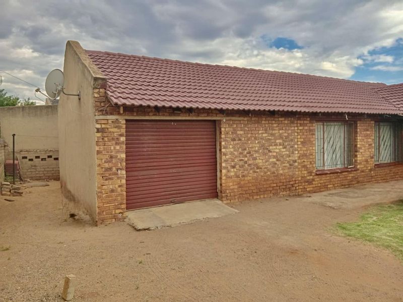 3 Bedroom house on the market - Photo 2