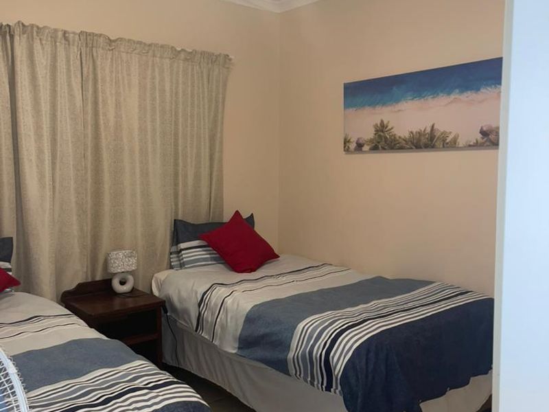 Spacious Family Home with 2 Flats - Photo 8