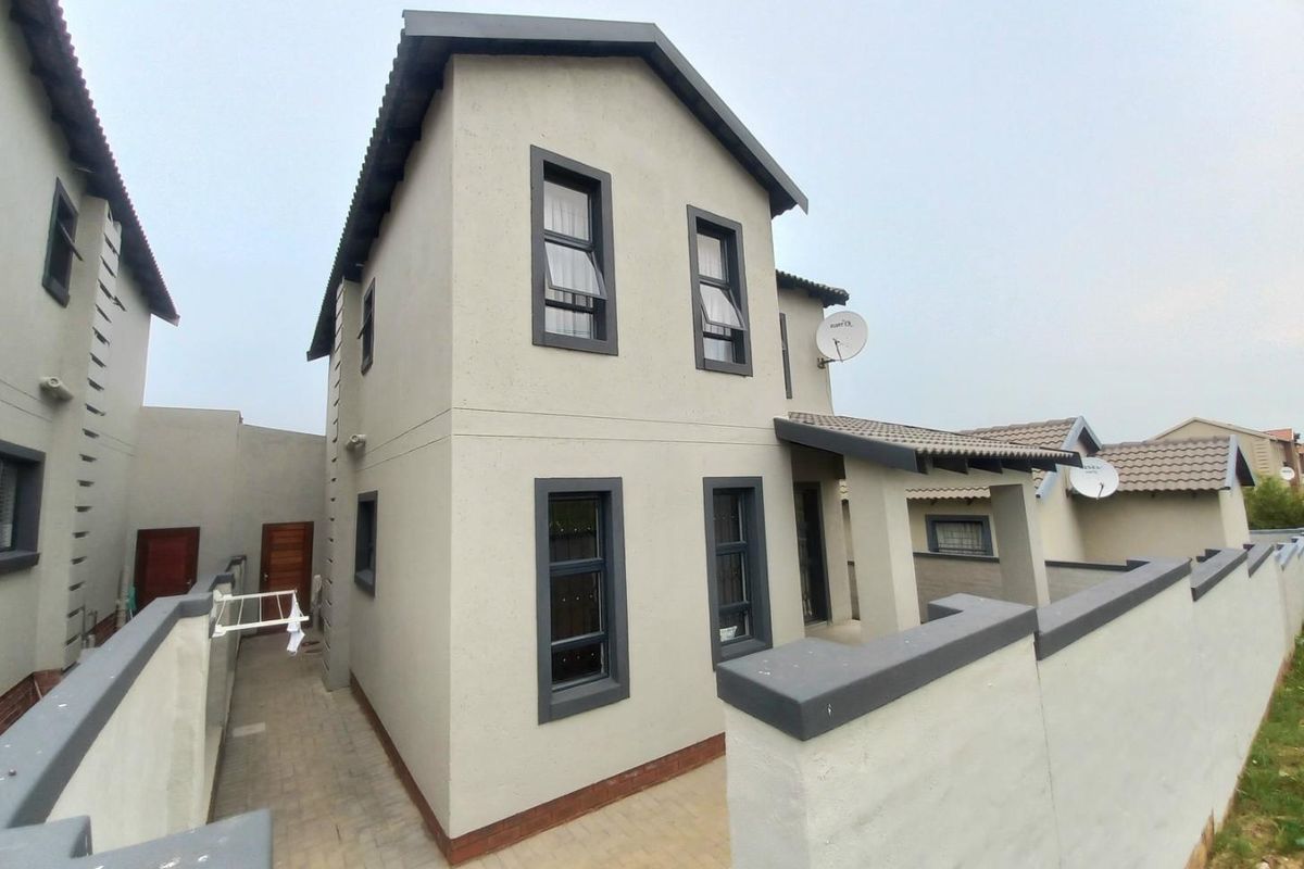 Three bedroom house for sale in Waterberg Field Estate - Photo 3