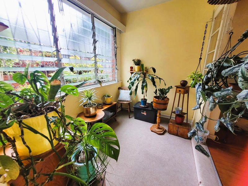 **Charming Flat in Upper Glenwood: Convenience Meets Comfort** - Photo 6