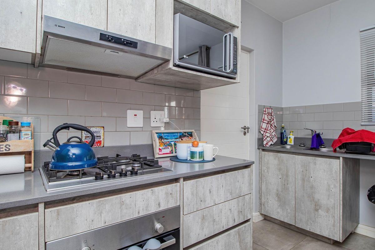 Ground floor apartment in Hartland Villlas - Photo 3